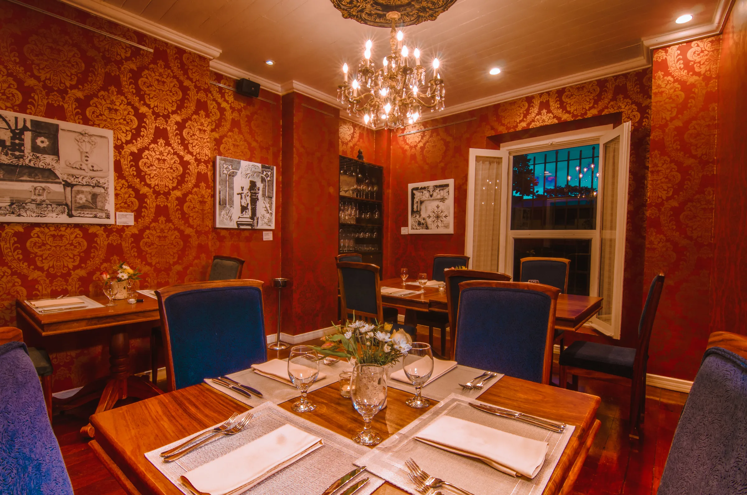 The red room of the Silvestre Restaurant